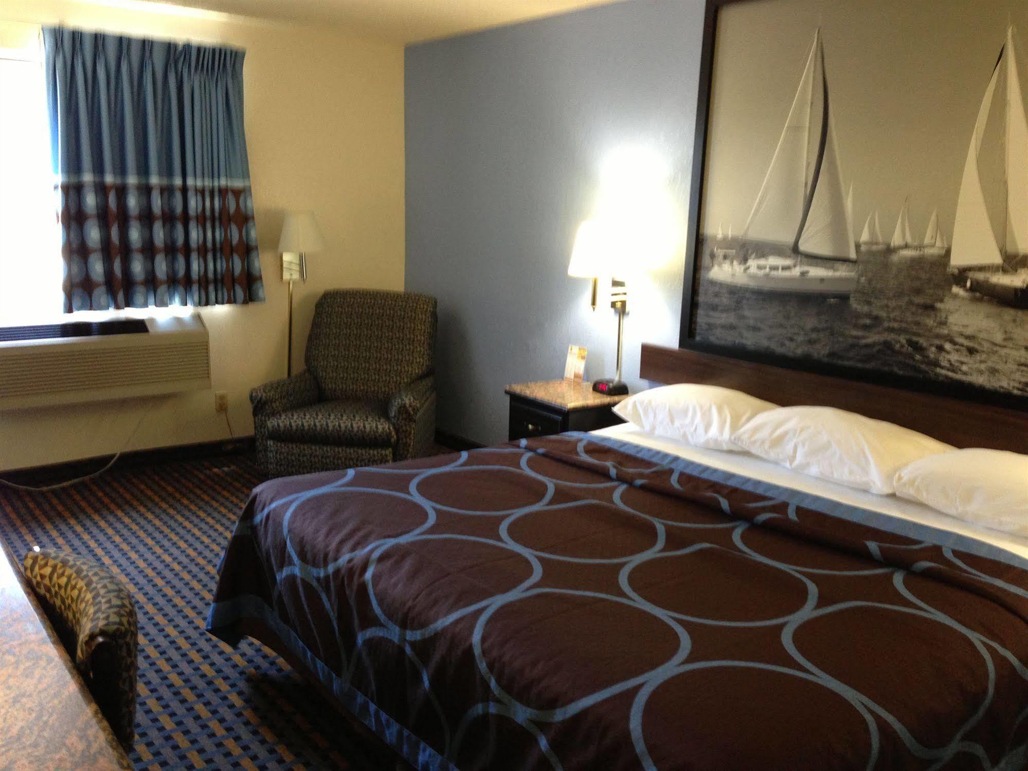 Super 8 By Wyndham New Castle Hotel Exterior foto